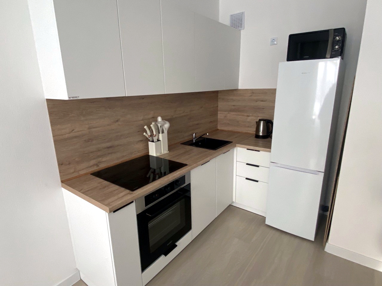 Проект кухни для квартиры под сдачу, реализованный по запросу партнера-застройщика