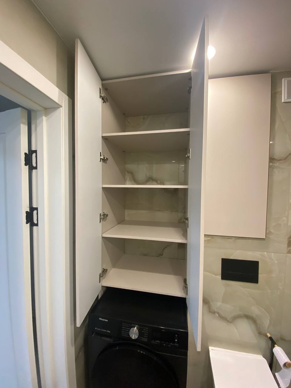 Шкаф-купе и мебель для ванной комнаты – комплексный проект для квартиры