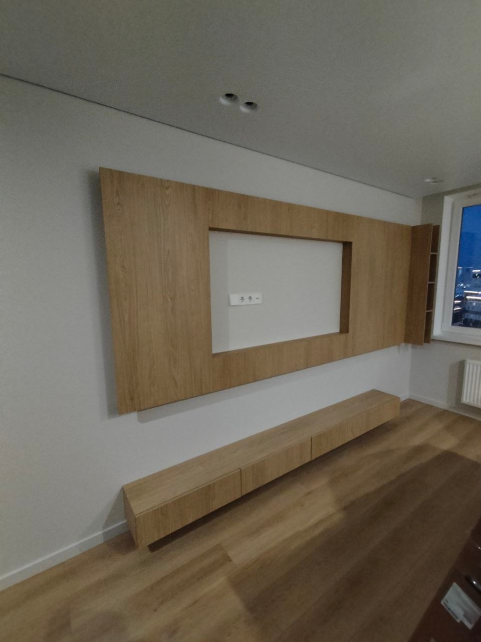 Мебель для ТВ-зоны в гостиной по индивидуальному заказу